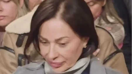 CECA RAŽNATOVIĆ NA VASKRŠNJOJ LITURGIJI Evo sa kim se izgrlila tačno u ponoć i dočekala veliki praznik (VIDEO) 