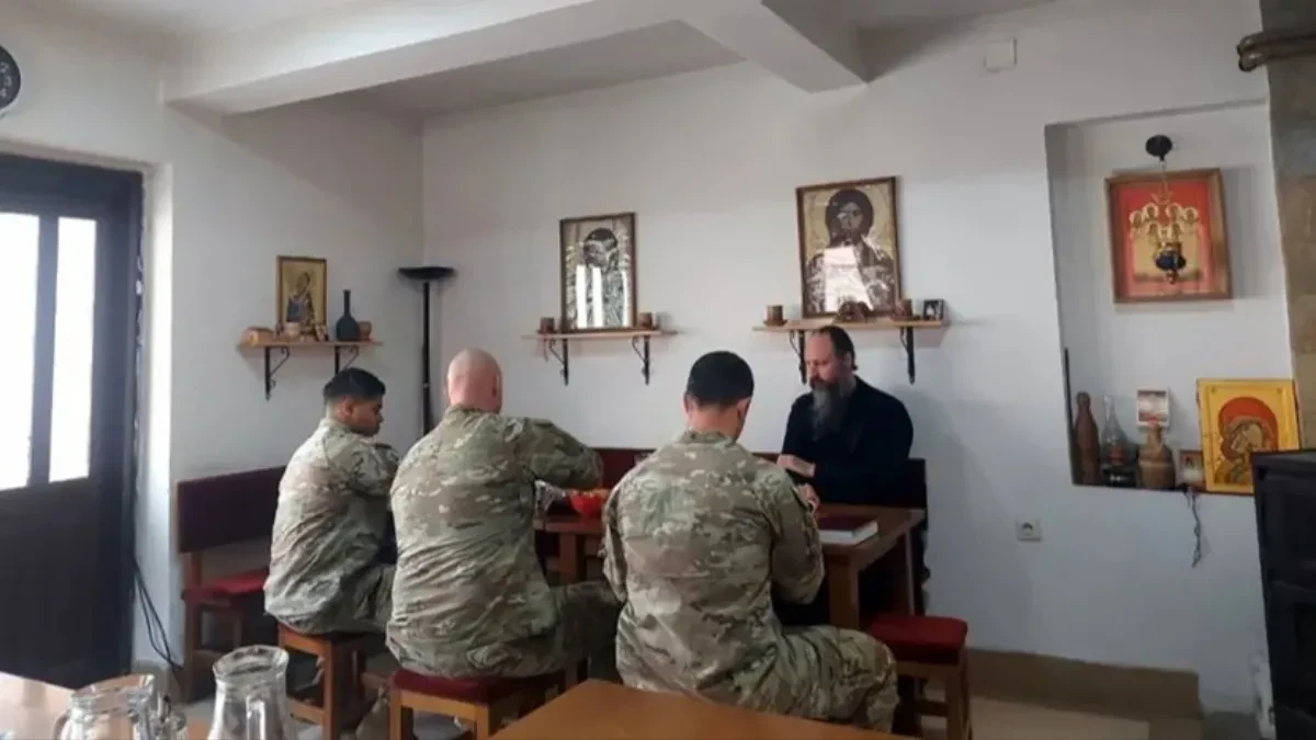 AMERIČKI VOJNICI PREŠLI U PRAVOSLAVLJE Sava i Simeon kršteni u manastiru Draganac