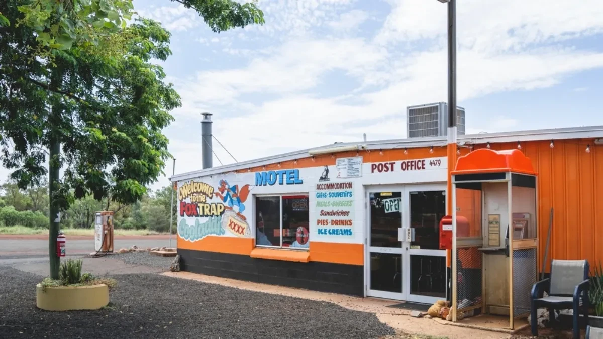 CEO GRAD SE NAŠAO U OGLASIMA ZA PRODAJU NEKRETNINA Košta kao veći stan u Beogradu, u cenu je uključeno samo OVO, a evo šta kažu meštani