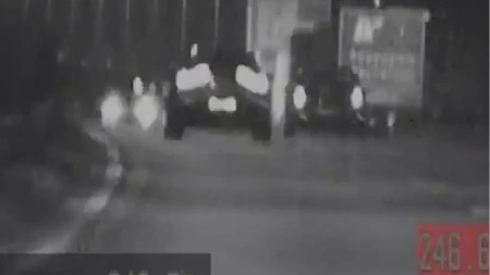 JURIO 246 NA SAT LUKSUZNIM AUTOM Nasilnička vožnja kod Surčina (FOTO/VIDEO)