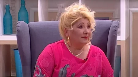 "PEVALA SAM NA SAHRANI MAJKE" Porodična tragedija potpuno slomila našu pevačicu