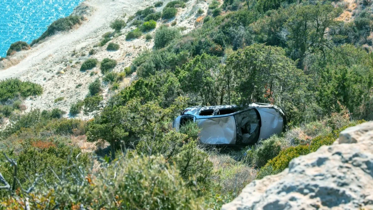 ZA RUBRIKU "VEROVALI ILI NE" Auto se PREVRTAO niz padinu 70 metara, a vozaču - NIŠTA!