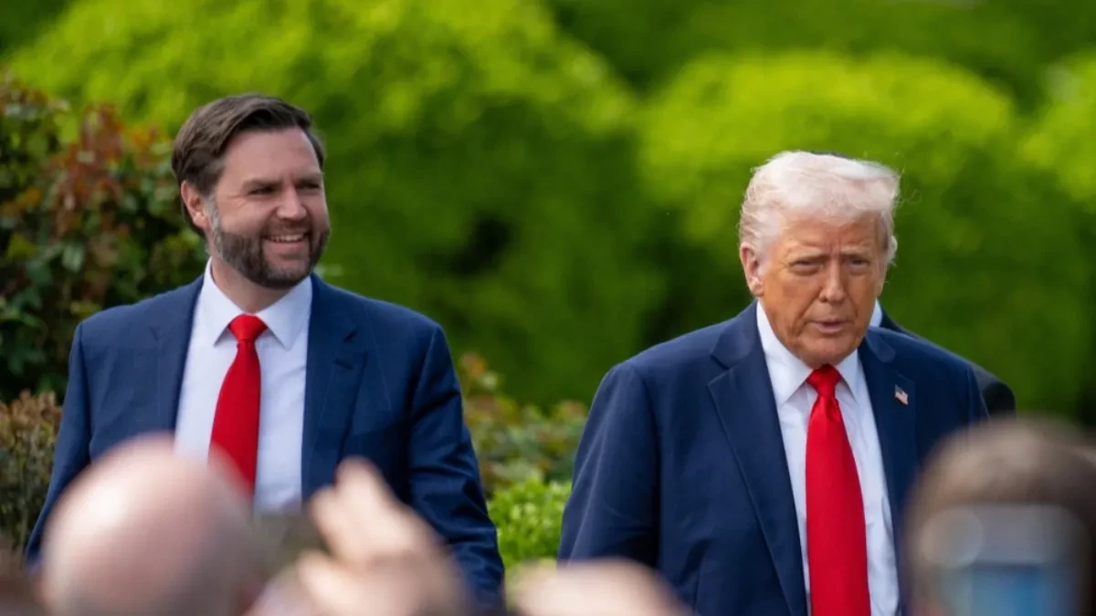 RASKOL U BELOJ KUĆI! Sukob Trampa i Vensa