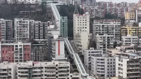 Najduže pokretne stepenice na svetu - jedinstveno putovanje dugo 905 metara (VIDEO)