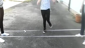 KAKO SE IGRA LASTIŠ Igra iz detinjstva koja se vraća i osvaja novu generaciju