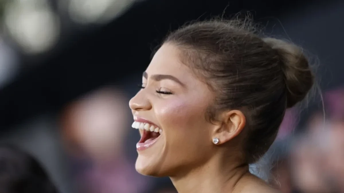 Da li će vam trebati pinceta ili ne, sami odlučite: Koje su sada pa to najpopularnije obrve, Srpkinje odlepile za ovim oblikom