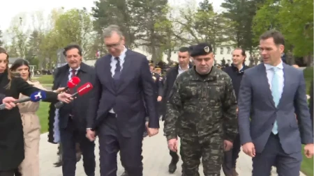 "SVI IM SE SVODI NA TO ŠTA ĆE STRANCI DA URADE" Vučić ogolio blokadere: Mi ne tražimo nikakvu pomoć stranaca, to je razlika