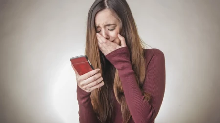 SRCE DA PUKNE Napisala poruku POKOJNOJ BAKI - dobila odgovor koji je rasplakao milione! (VIDEO)