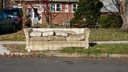 Da li vam kauč izgleda staro i istrošeno - uz sedam trikova, biće kao nov