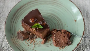 BRZI KOLAČ OD SAMO 2 SASTOJKA VOLE SVI A nisu u pitanju jabuke i čokolada