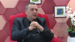 UDAR NA TROBOJKU: Novak Adžić nastavlja kampanju protiv narodnog identiteta u Crnoj Gori