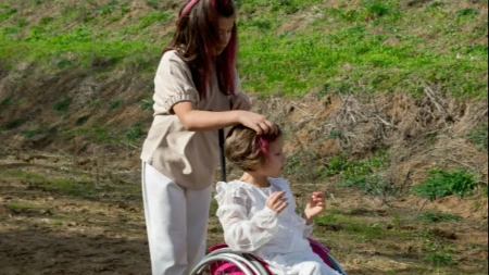 Plata 65.000 dinara, staž i penzija za heroje, roditelje-negovatelje