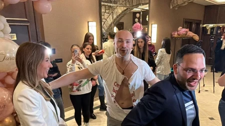 STIGLA I MINISTARKA Na proslavi Ace Sofronijevića pokupila sve poglede! (VIDEO)