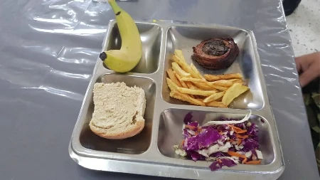 "VIDITE, OVO NAŠIM VOJNICIMA DAJU DA JEDU" Ogorčenost u NATO članici (FOTO)