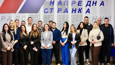 "NITI JE ĐILAS MAĐAR, A NI BLOKADERI NISU GLAS NARODA" Snažna poruka mladih SNS-a iz Niša: Mađarski scenario u Srbiji nemoguć