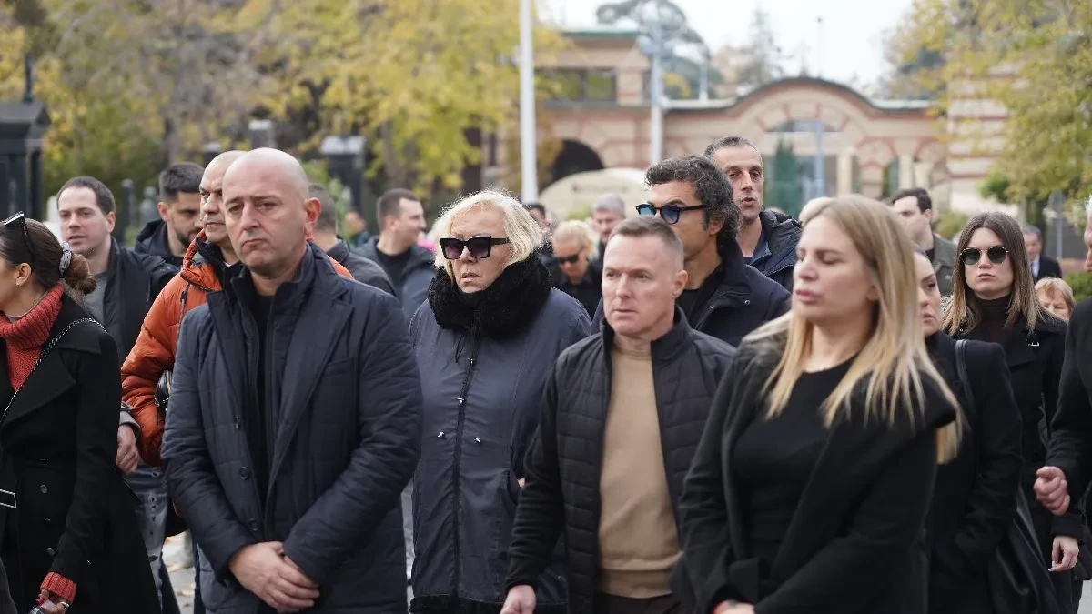 "RAZVELA SAM SE, A ON ME JE SAČEKAO U KUĆI SA PUŠKOM" Pevačicu otac hteo da ubije jer je ostavila muža