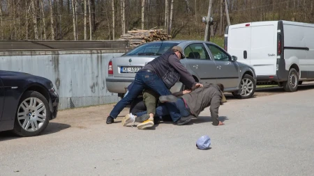 RUS IZGUBIO OKO Detalji jezivog napada u Knezu - sve počelo zbog nasrtaja na devojku!!