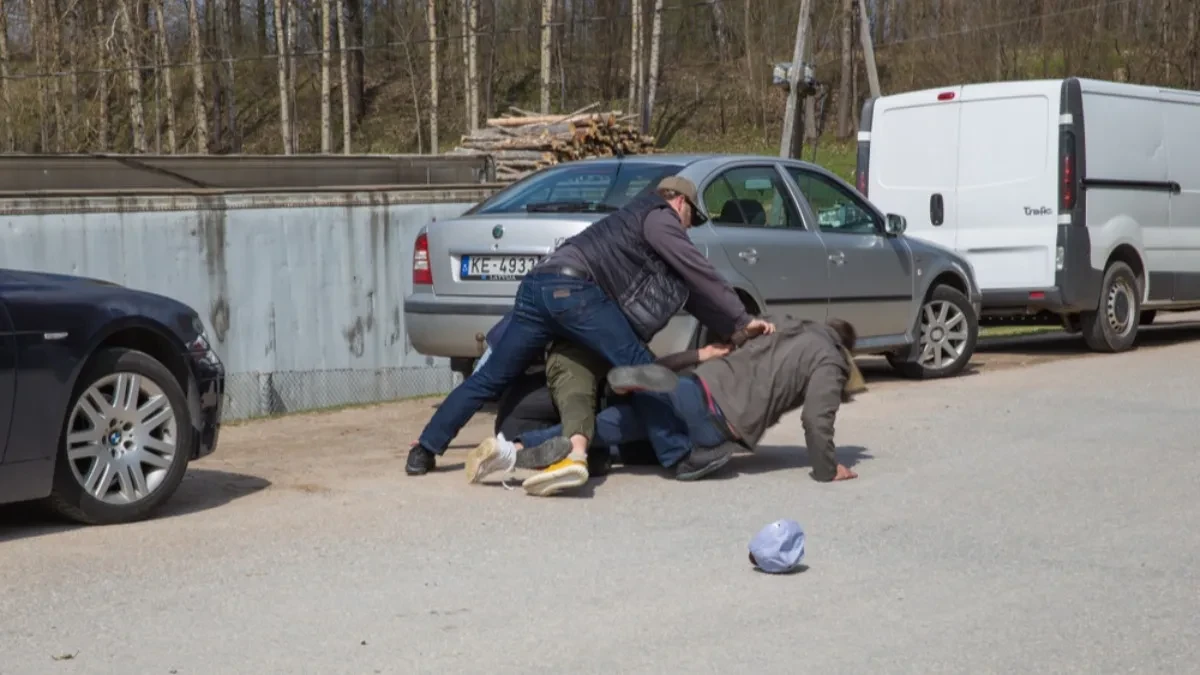 RUS IZGUBIO OKO Detalji jezivog napada u Knezu - sve počelo zbog vulgarnih nasrtaja na devojku!!