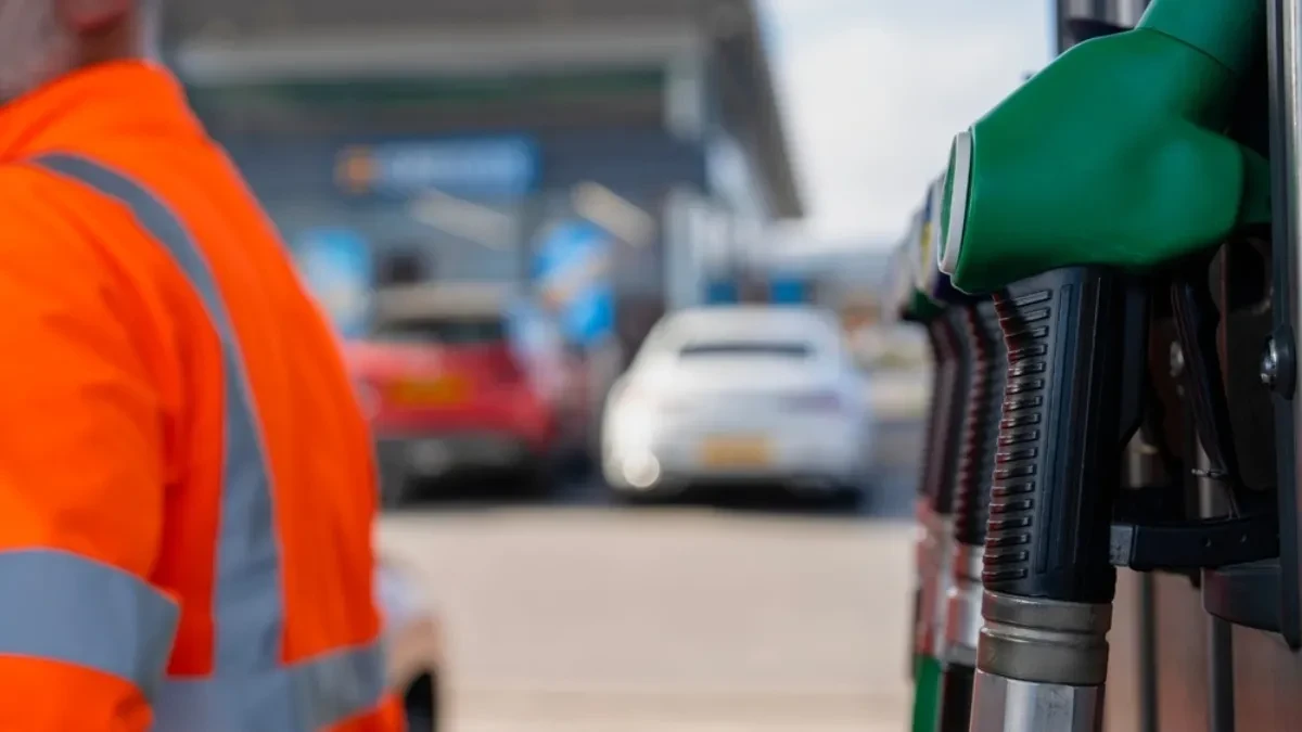 Fico najavio nove mere - ograničenja za gorivo ostaju, cene za strance više