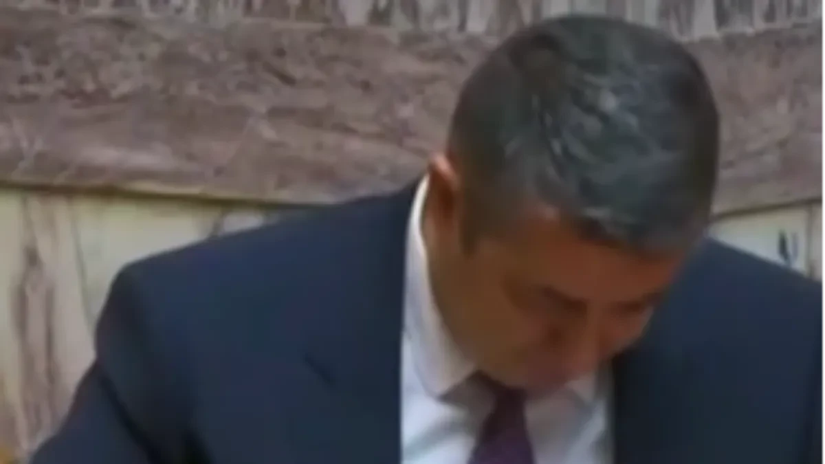 POZNATI POLITIČAR SA BALKANA JUTROS DOŽIVEO MOŽDANI UDAR, STANJE MU JE KRITIČNO "Bio je sa premijerom kad se desilo"