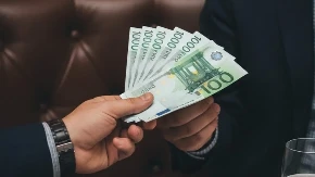 AKCIJA POLICIJE U ULCINJU: Trojica uhapšena zbog zelenaštva - oduzeto oružje i vozila (FOTO)