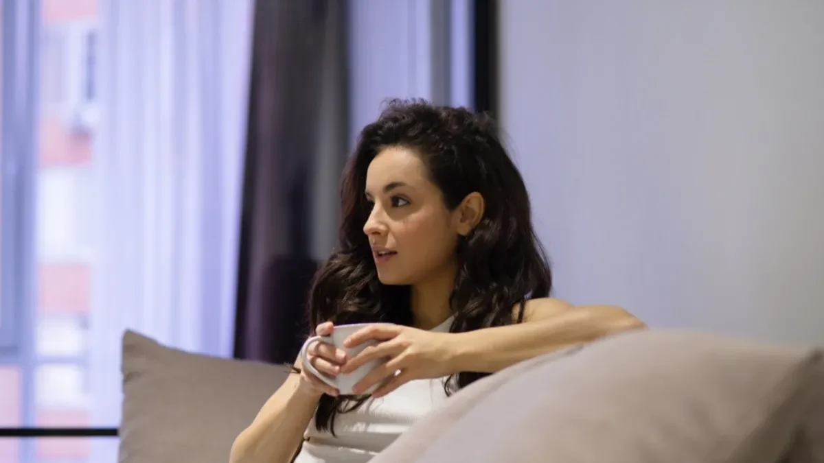 ŽENA ČULA TIHU MUZIKU U SUSEDNOJ SOBI I SLEDILA SE OD STRAHA Pogledala je odakle dopiru jezivi zvuci i - imala šta da vidi