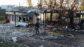 TRAGEDIJA U ZAPOROŽJU! Dron ubio prodavačicu (74) na radnom mestu – kiosk sravnjen! (FOTO)