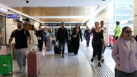 LJUDI PADAJU KAO DOMINE: U redovima se čeka satima, Beograđanka se srušila na aerodromu u Rimu