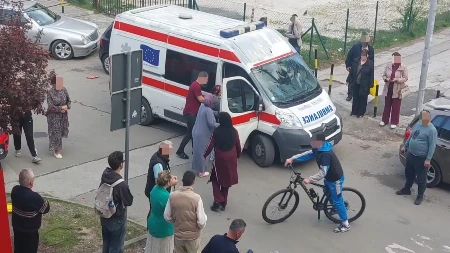 PRVE SLIKE UŽASA U NOVOM PAZARU Žena pala sa terase stambene zgrade, zadobila povrede opasne po život (FOTO)