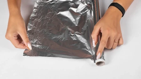 DA LI FOLIJU KORISTITE PRAVILNO? Evo koja strana zaista čuva hranu