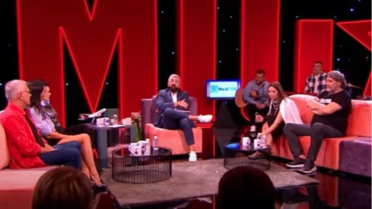 "DOĐE IZ BUTIKA I POSTANE VODITELJKA" Poznati voditelj bez dlake na jeziku o koleginicama