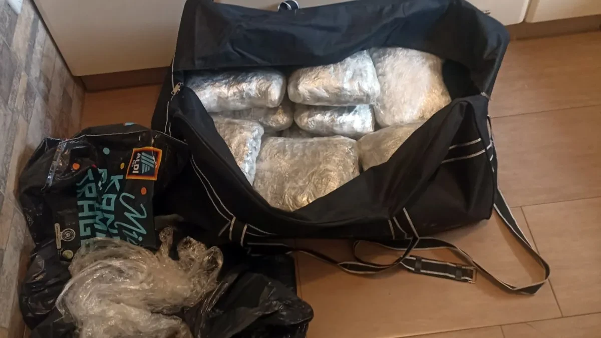 VELIKA AKCIJA U UROŠEVCU Zaplenjeno 16 kila heroina!