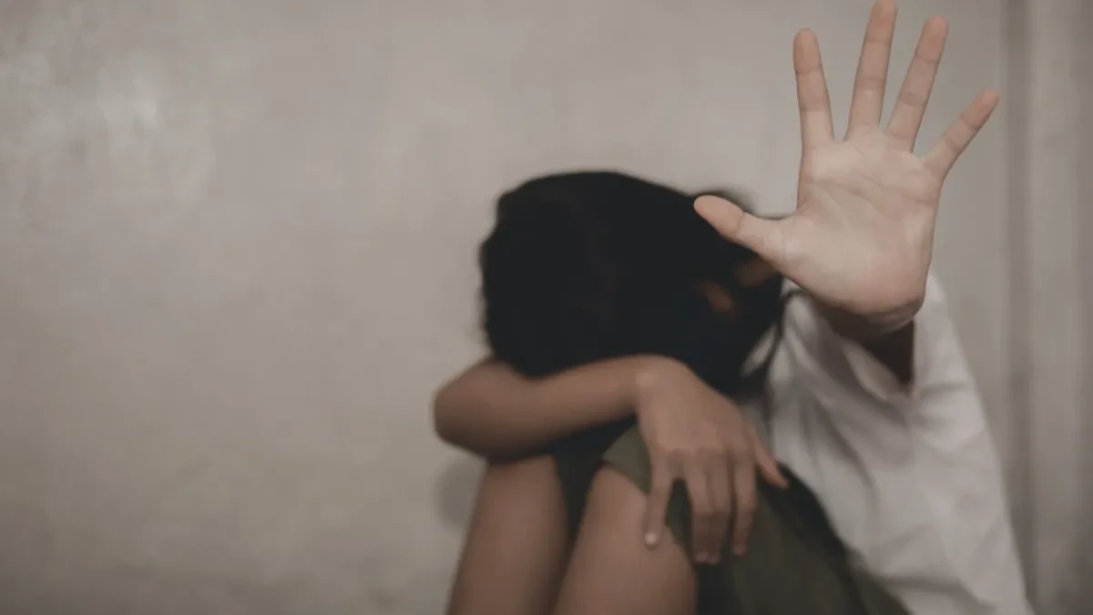 DVE DEVOJČICE TERALE JEDNU DA SE SNIMA GOLA Nakon toga usledio još veći pakao!