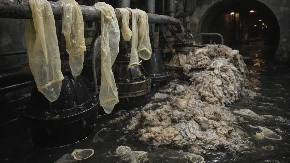 „PRESTANITE DA BACATE KONDOME U WC, ODMAH!“ Dramatično upozorenje – Kanalizacija eksplodirala zbog kondoma i maramica!