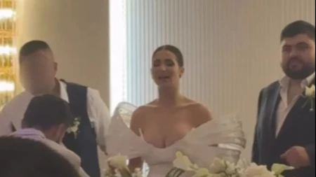 UDALA SE NAŠA PEVAČICA Isplivali kadrovi sa gala veselja 