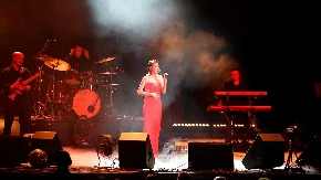 "ŽENAMA SE POSLE POROĐAJA SMANJI MOZAK" Pevačica  izjavom izazvala skandal!