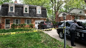 POLITIČAR UBIO ŽENU, PA SEBE Deca bila u kući, užas u SAD (FOTO)