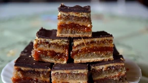 ŽERBO KOCKE ZA NAJLEPŠU NEDELJU Ukras svake svečane trpeze i praznika