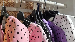 NEMA VIŠE CRNO-BELO Proleće 2026. donosi tufne u ovim nijansama, lepotice u Srbiji ih stalno nose