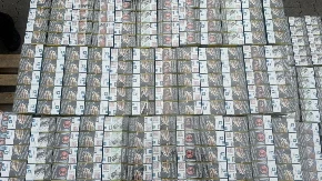 MEGAZAPLENA NA BEZDANU Umesto deklarisanog brašna carinci pronašli čak 19.960 paklica cigareta, evo gde su bile sakrivene (FOTO)