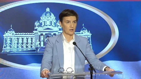 MORALA SAM DA VAM SE OBRATIM POVODOM NEČUVENOG SKANDALA: Uživo iz Narodne skupštine obraća se Ana Brnabić (VIDEO)