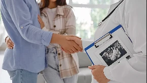 BESPLATNA VANTELESNA OPLODNJA DO 45 GODINE Proširen spisak klinika za VTO o trošku države