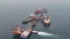 RAMPA NA ORMUZU! Iran zabranio prolaz, dva tankera zaustavljena 