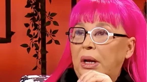 EVO KAKO ZORICA BRUNCLIK PROVODI DANE Pevačica se oporavlja nakon silnih operacija!