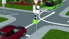 KO IMA PREDNOST KADA RADE SEMAFOR I POSTOJI ZNAK ZA GLAVNI PUT?  Većina vozača greši