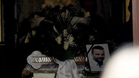 POTRESNE SCENE NA NOVOM GROBLJU Pevač ispraćen na večni počinak! 