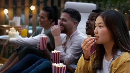 SKANDAL U BIOSKOPU Žena uhvatila muža i ljubavnicu kako gledaju film - u sali se odigrala prava DRAMA 