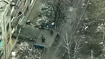 RUSI SE SLOBODNO KREĆU PO MIRNOGRADU! Ukrajinci sve priznali i objavili snimak! (VIDEO)