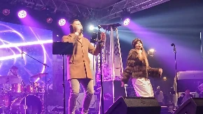 "MAZILI SMO SE U KREVETU, A ONA MI JE REKLA DA SE RAZVODIMO" Važe za idealan par, a pevač otkrio detalje drame u braku 