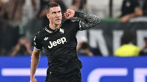 OPASNO NAHVALIO SRBINA Čuveni trener poslao poruku Juventusu, tiče se Vlahovića